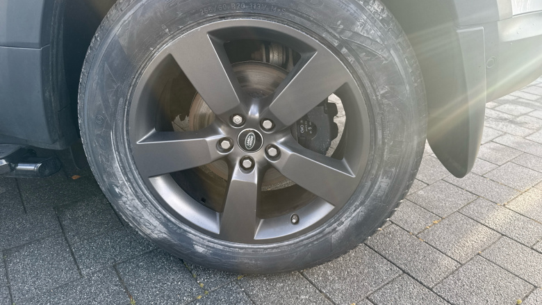 Land Rover Defender 2.0 D200 110 5dr Auto Diesel Estate